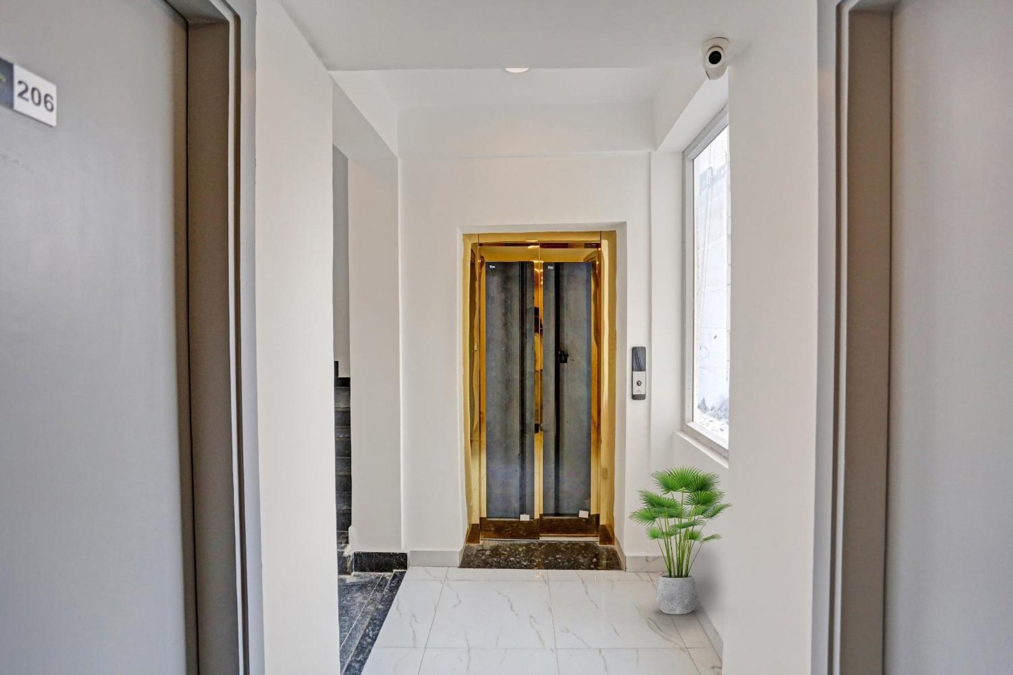 Hotel O The Grand Palm Ґурґаон Екстер'єр фото