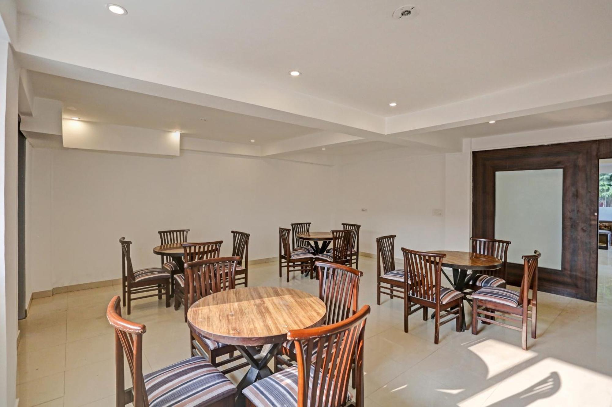 Hotel O The Grand Palm Ґурґаон Екстер'єр фото