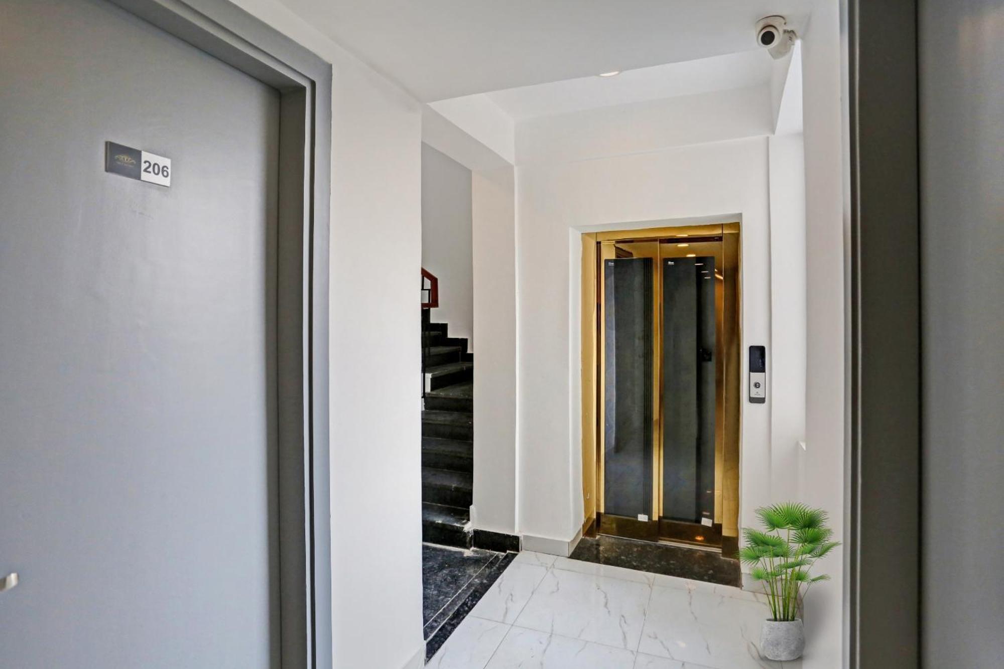 Hotel O The Grand Palm Ґурґаон Екстер'єр фото