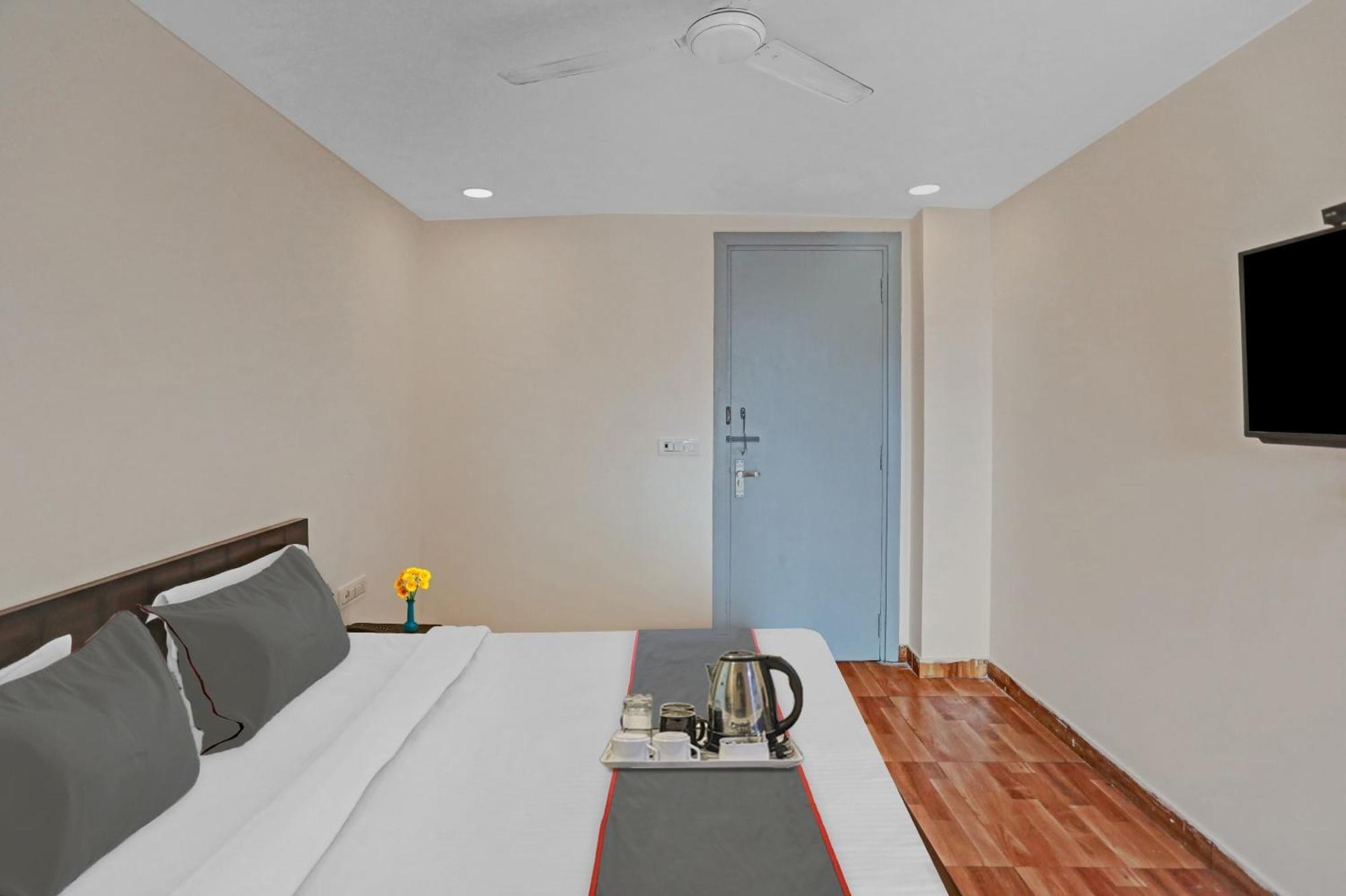 Hotel O The Grand Palm Ґурґаон Екстер'єр фото
